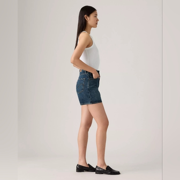 Levi's Cinch Mid-Thigh Short in Cookie Crunch - Picture 3 of 8